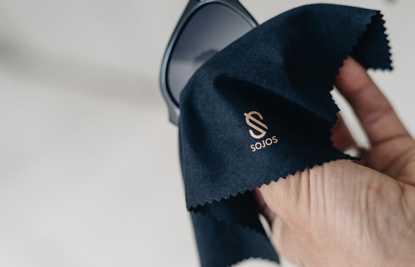 How to Clean the Nose Piece of Your Glasses